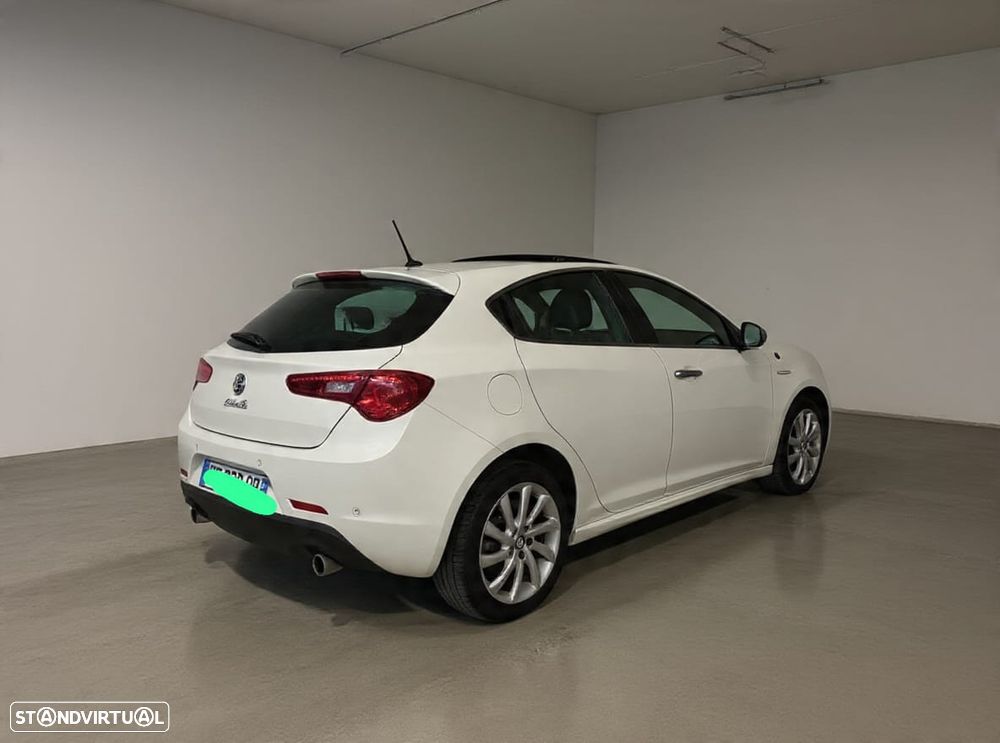 Alfa Romeo Giulietta 2.0 JTDM 16V Turismo - 1