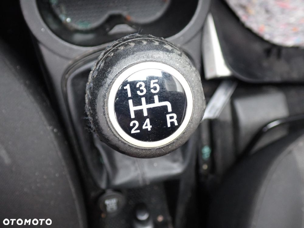 CZĘŚCI - Fiat Grande Punto 1,2 8V 65KM 199A4000 HB 5D lakier 876 2009r. INDEX - 9981 - 14