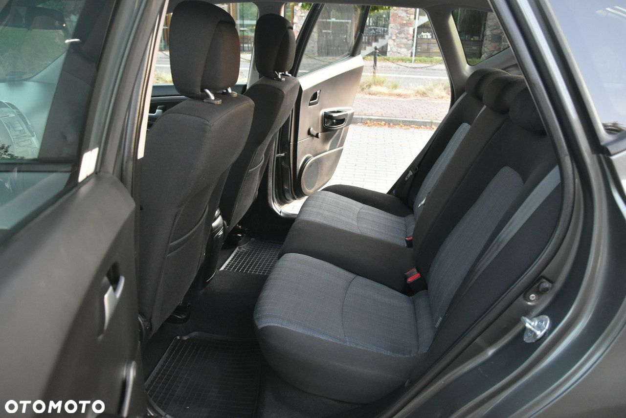 Kia Ceed - 13