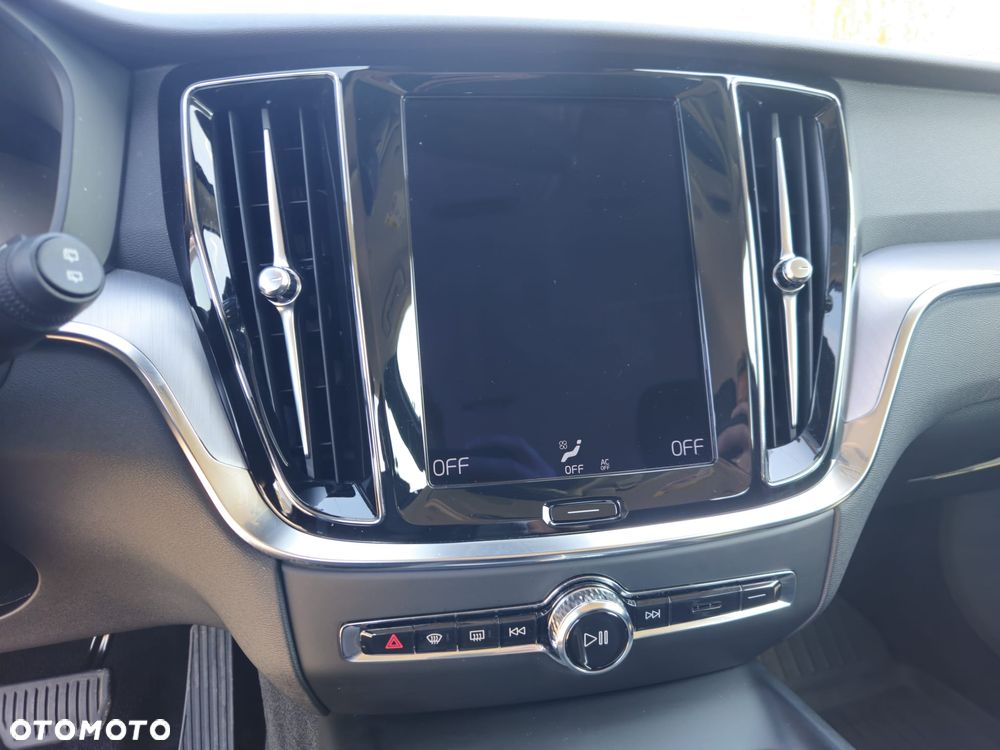 Volvo V60 B4 D Momentum Pro - 13