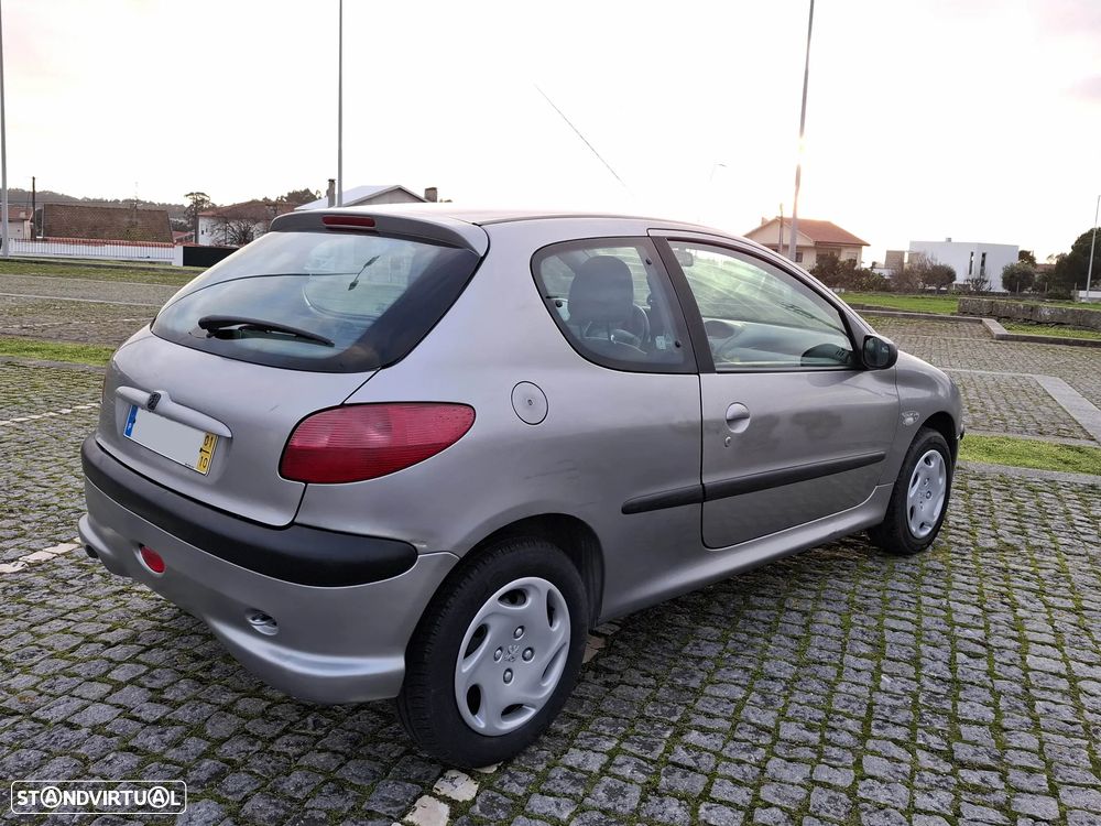 Peugeot 206 1.1 Color Line - 3