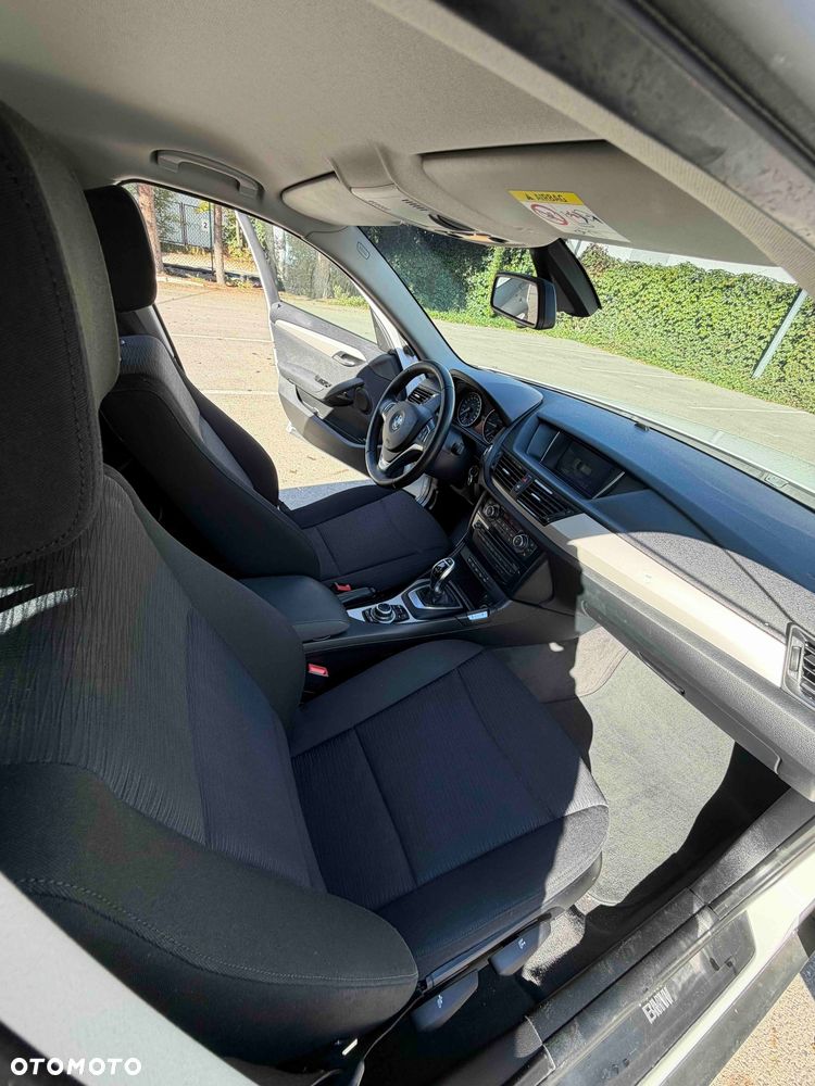 BMW X1 xDrive18d - 16