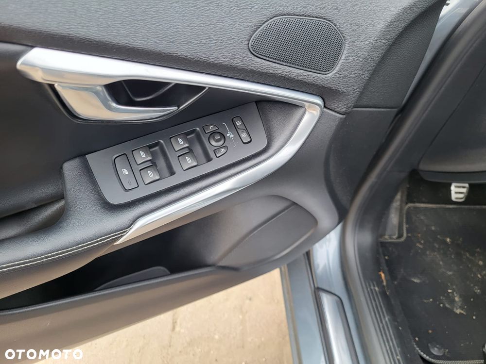 Volvo V40 D3 Geartronic Summum - 24