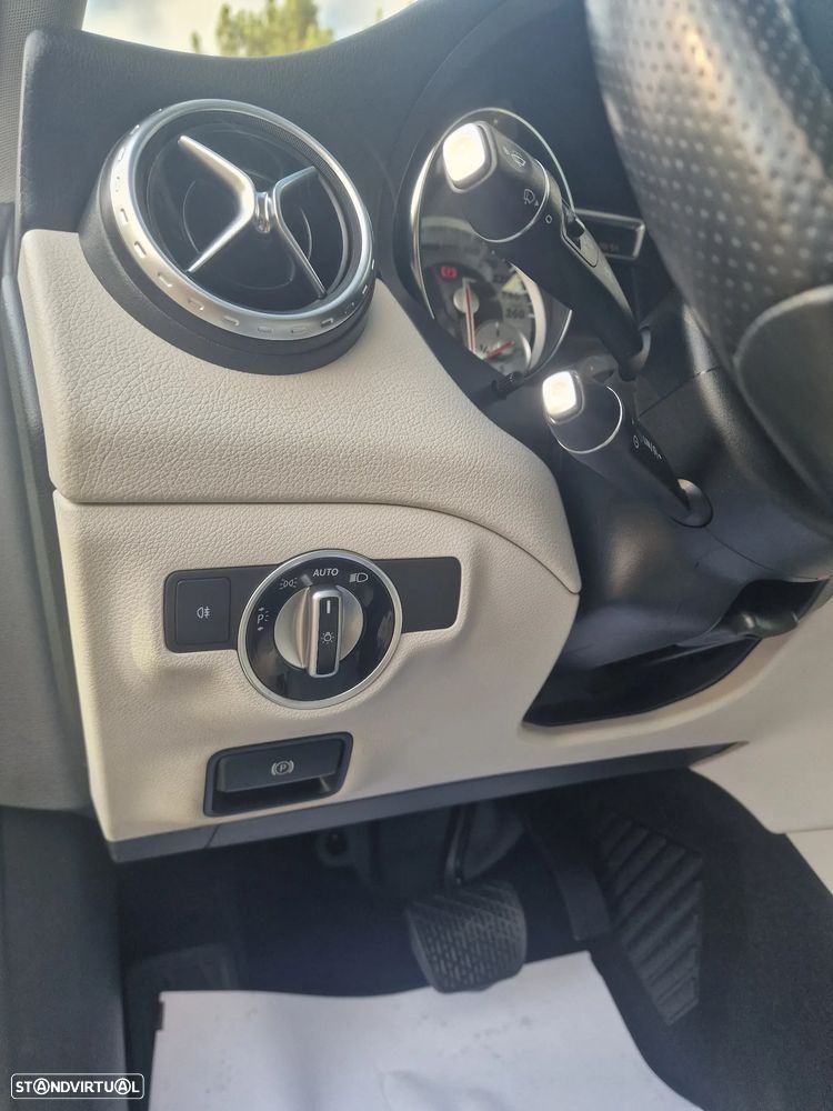 Mercedes-Benz GLA 220 d Urban - 23