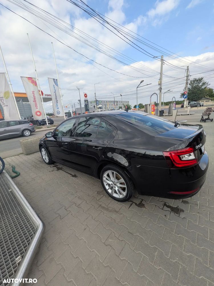 Skoda Octavia 2.0 TDI 4X4 DSG Style - 4
