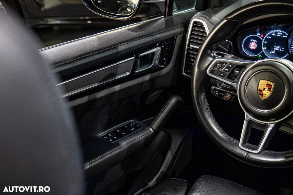 Porsche Cayenne S E-Hybrid Platinum Edition - 27