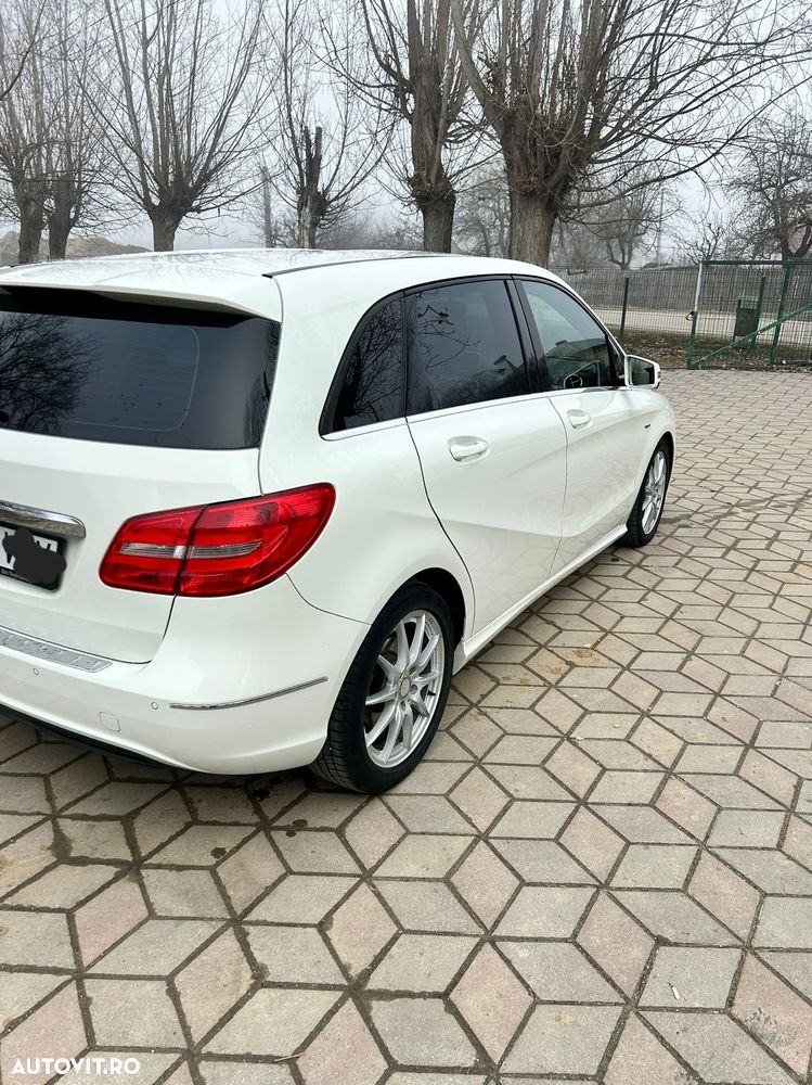 Mercedes-Benz B 180 - 4