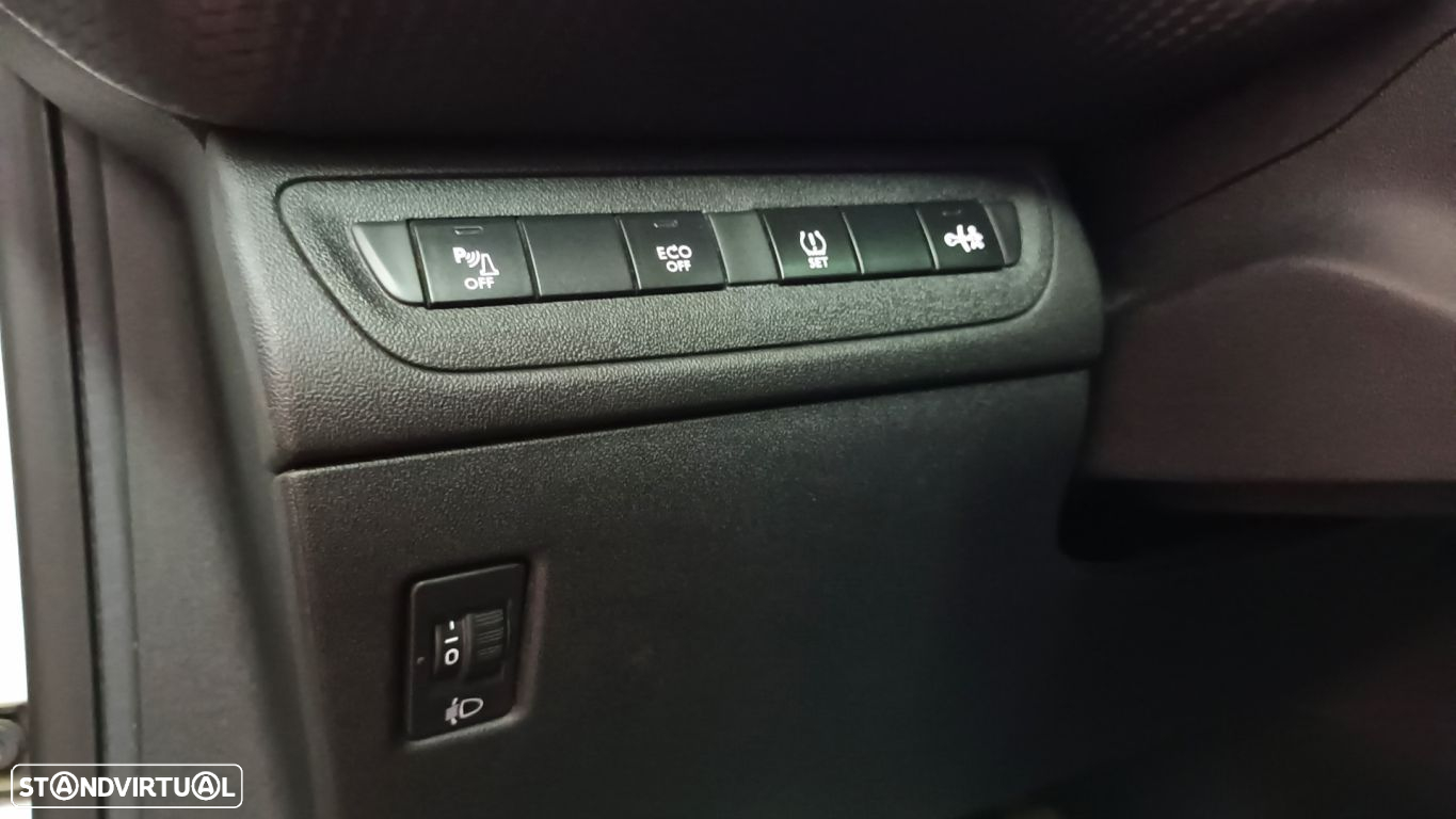 Peugeot 2008 1.2 PureTech Allure - 30