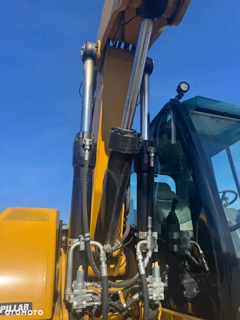 Caterpillar 318 D - 28