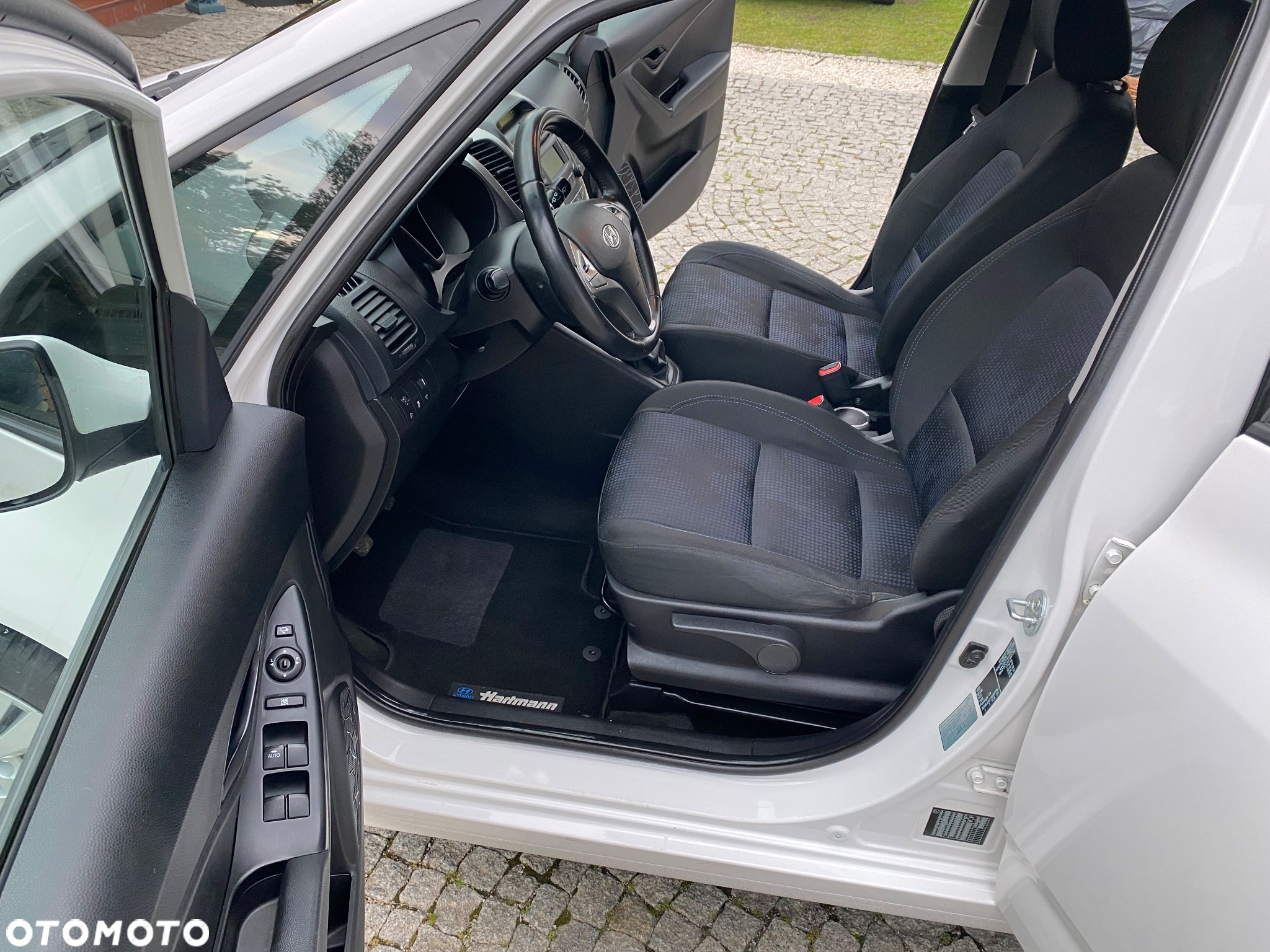 Hyundai ix20 1.4 Premium - 37