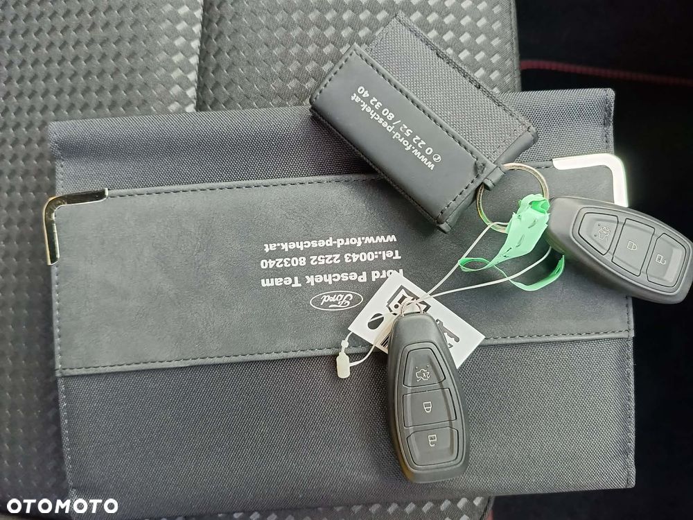 Ford Focus 1.0 EcoBoost Hybrid ST-LINE X - 34