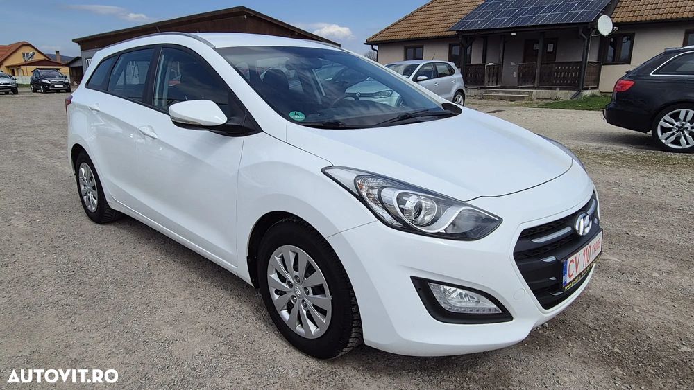 Hyundai i30 blue Kombi 1.6 CRDi Trend - 2