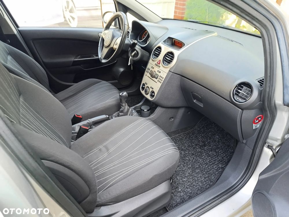 Opel Corsa 1.2 16V - 8