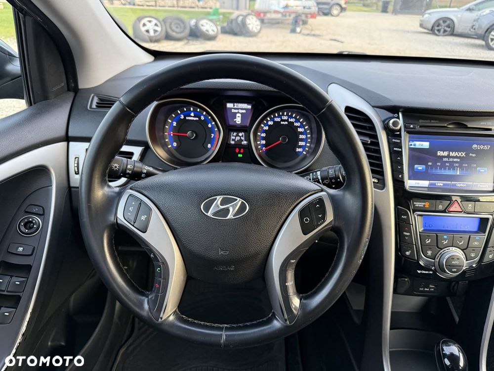 Hyundai i30 Kombi 1.6 GDi DCT Style - 24