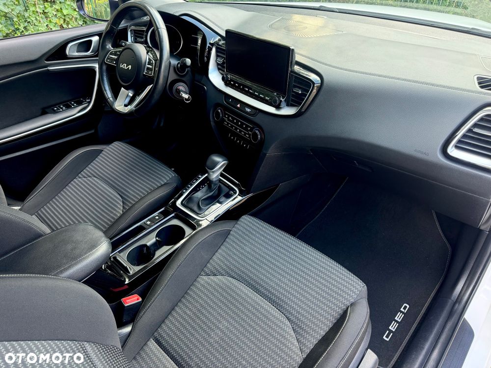Kia Ceed 1.6 CRDi mHEV Business Line DCT - 12