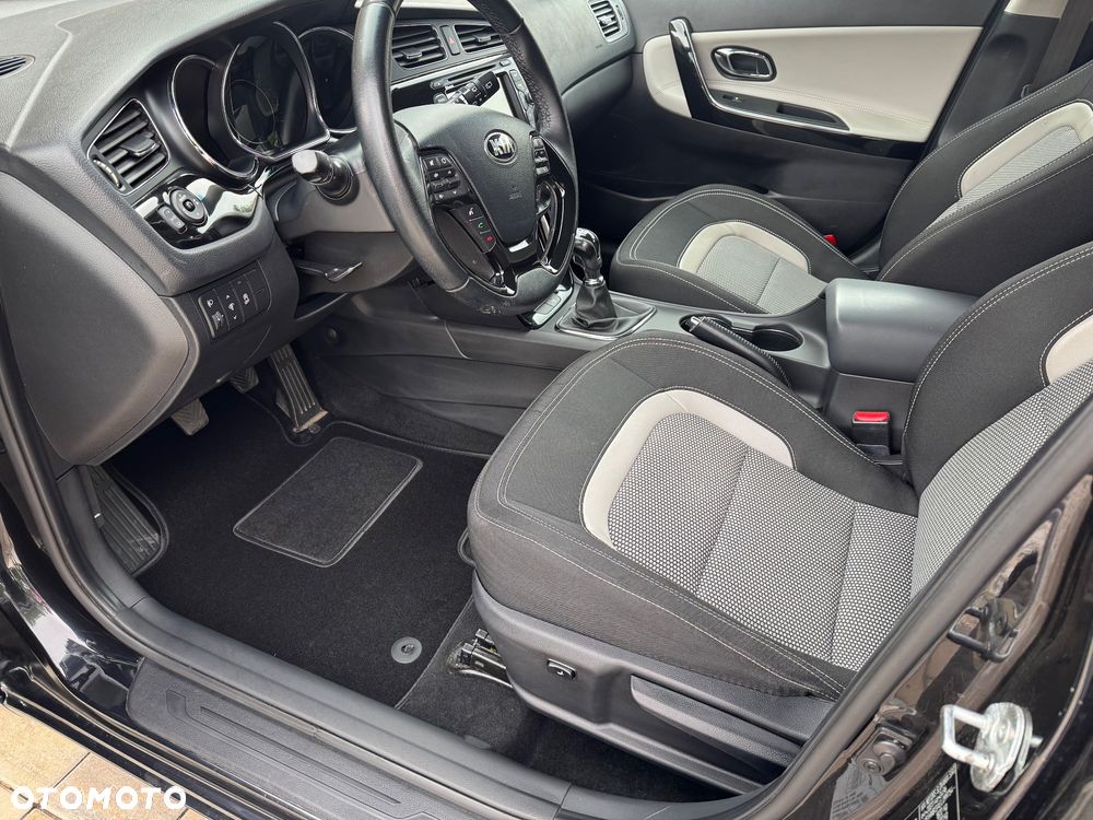 Kia Ceed 1.6 GDI Fifa World Cup Edition - 30