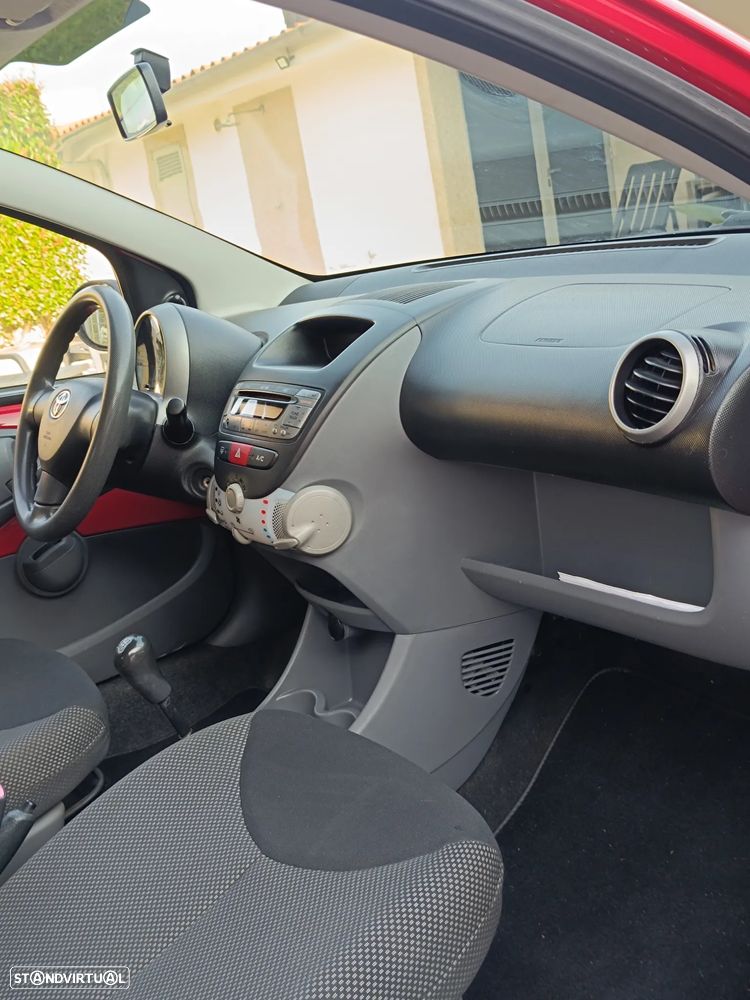 Toyota Aygo Standard - 13
