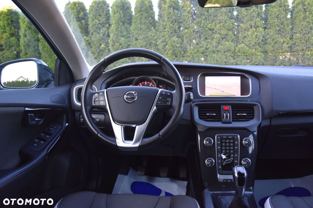 Volvo V40 T3 Momentum - 10
