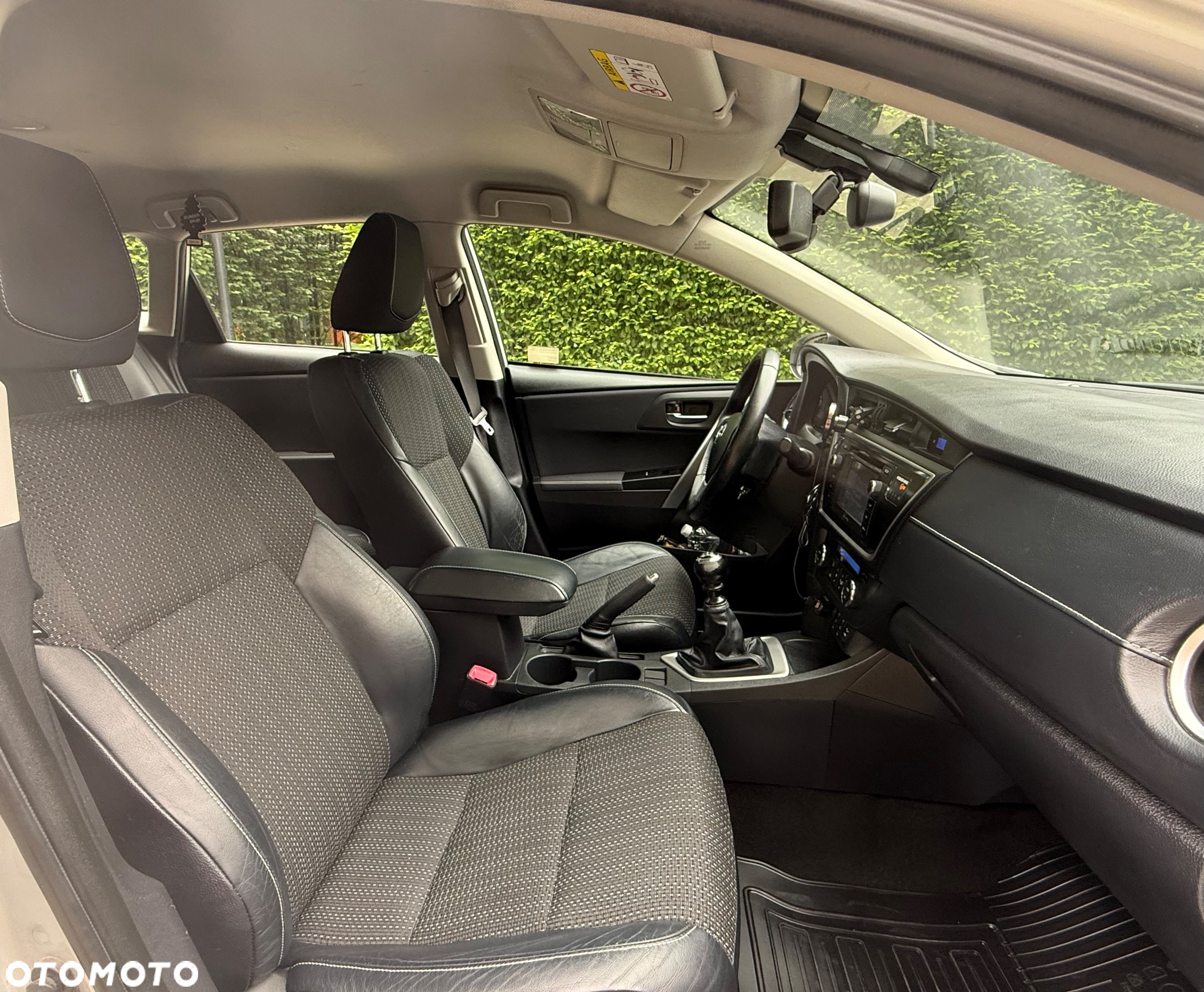 Toyota Auris 1.6 Prestige - 11