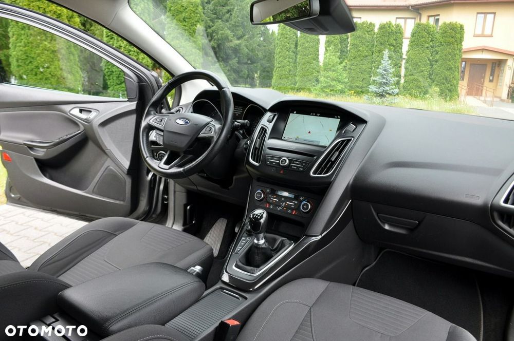 Ford Focus - 24
