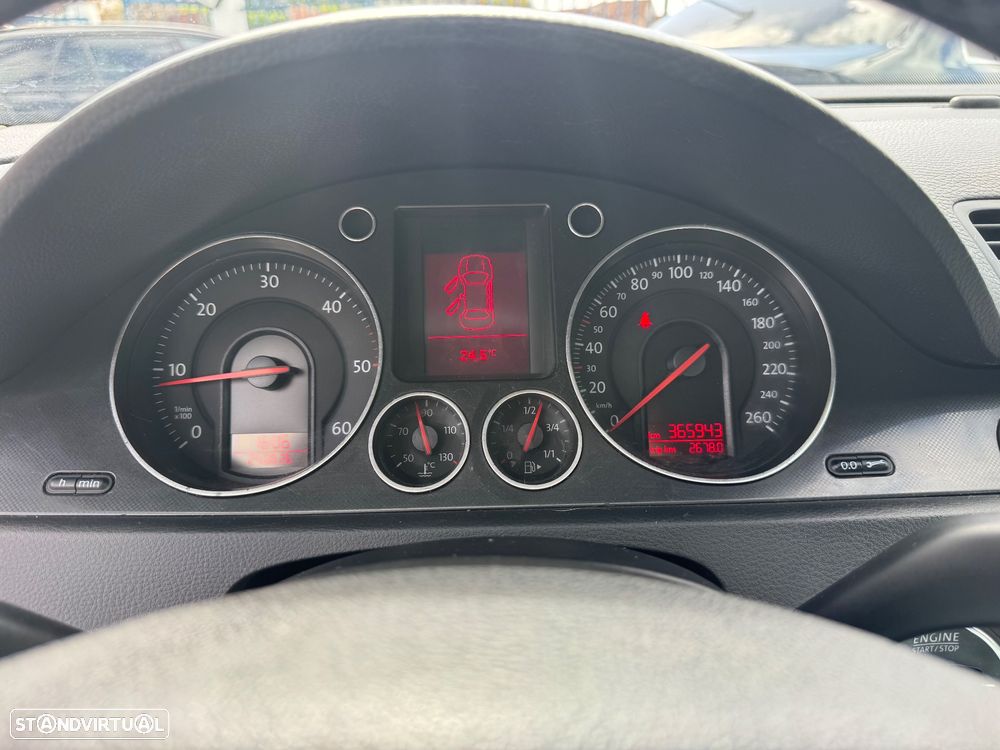 VW Passat 2.0 TDI Confortline - 17