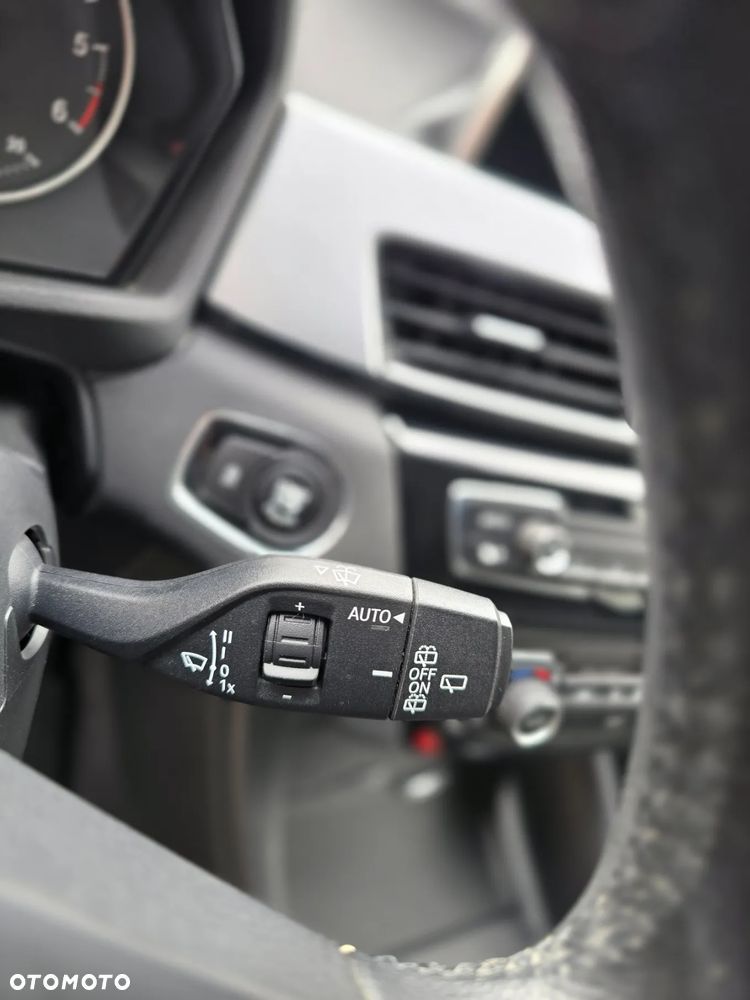 BMW X1 sDrive18d - 12