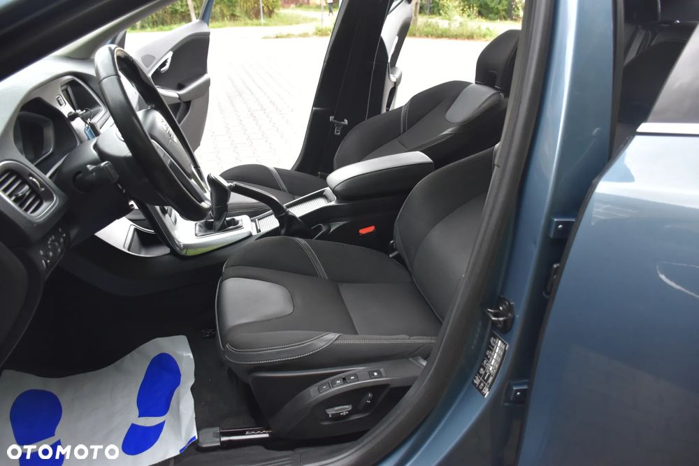 Volvo V40 D2 Momentum - 12
