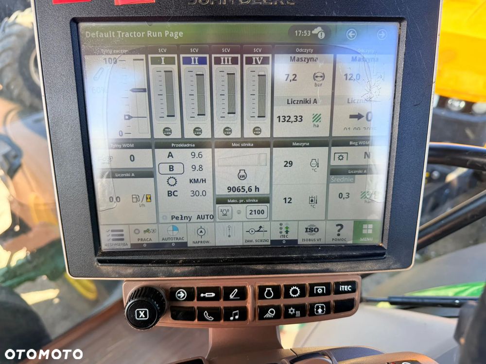 John Deere 6215R - 26