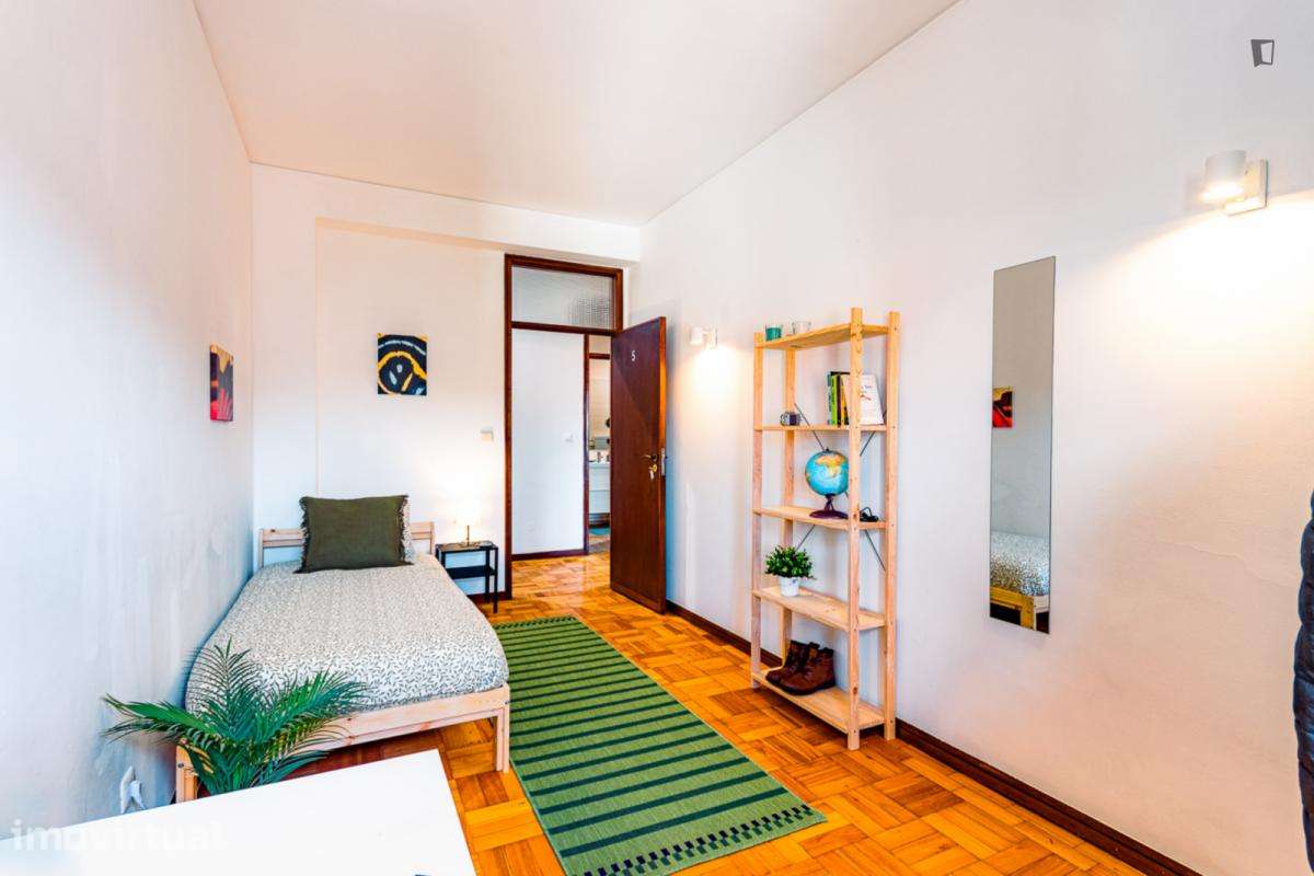 Quarto - localizado em Ramalde Porto - Grande imagem: 5/15
