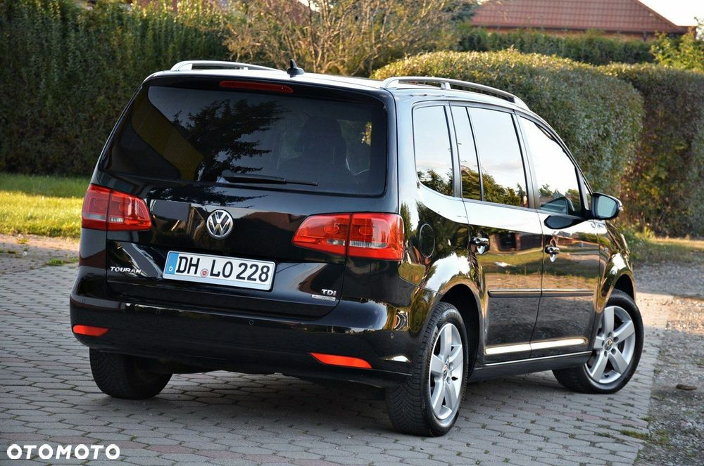 Volkswagen Touran - 12