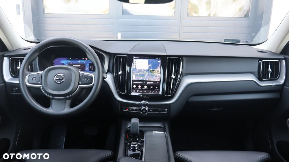 Volvo XC 60 B4 D AWD Momentum Pro - 11