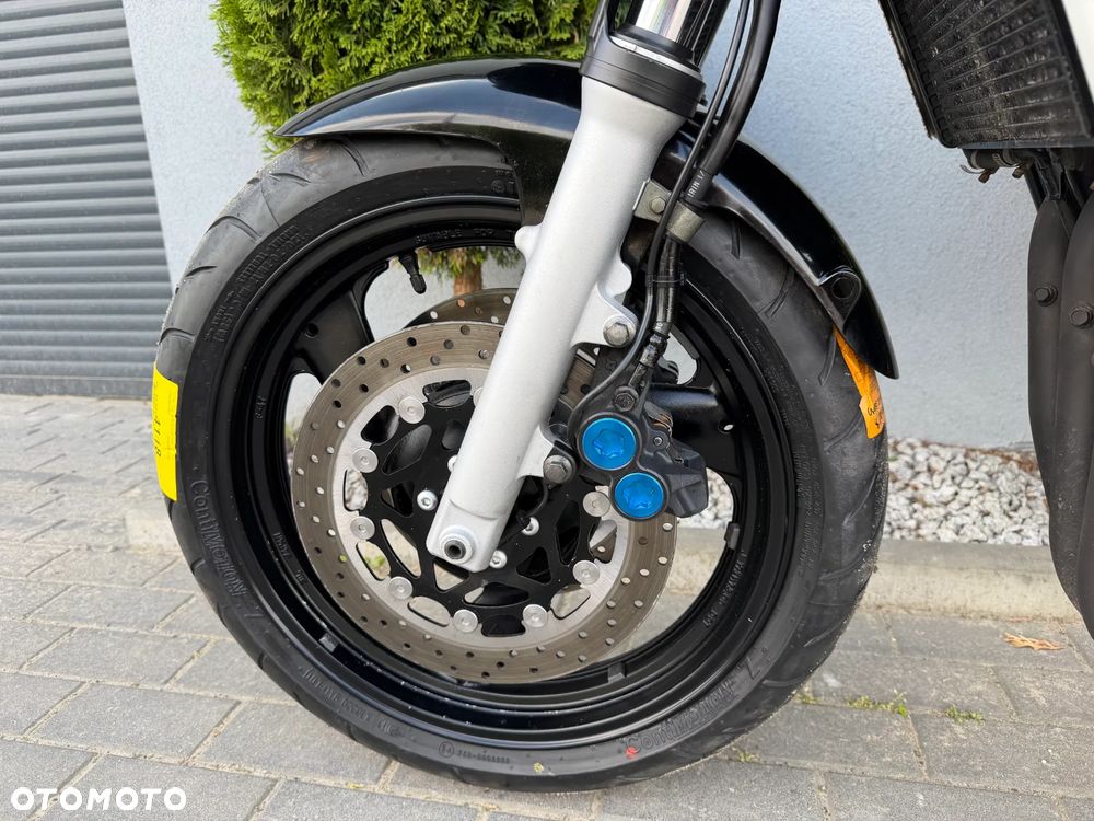 Yamaha FZS - 38