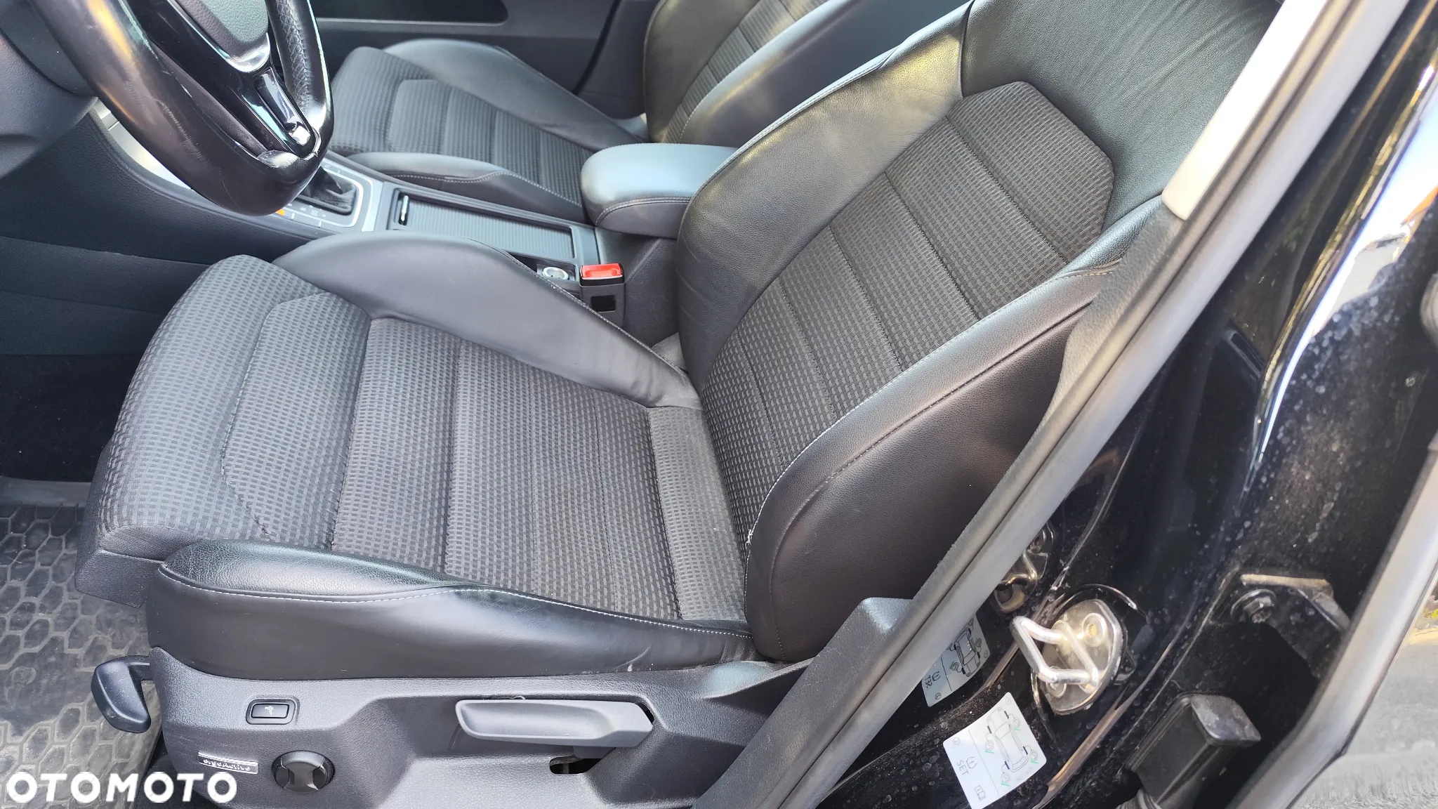 Volkswagen Golf 1.6 TDI BlueMotion Technology DSG Comfortline - 12