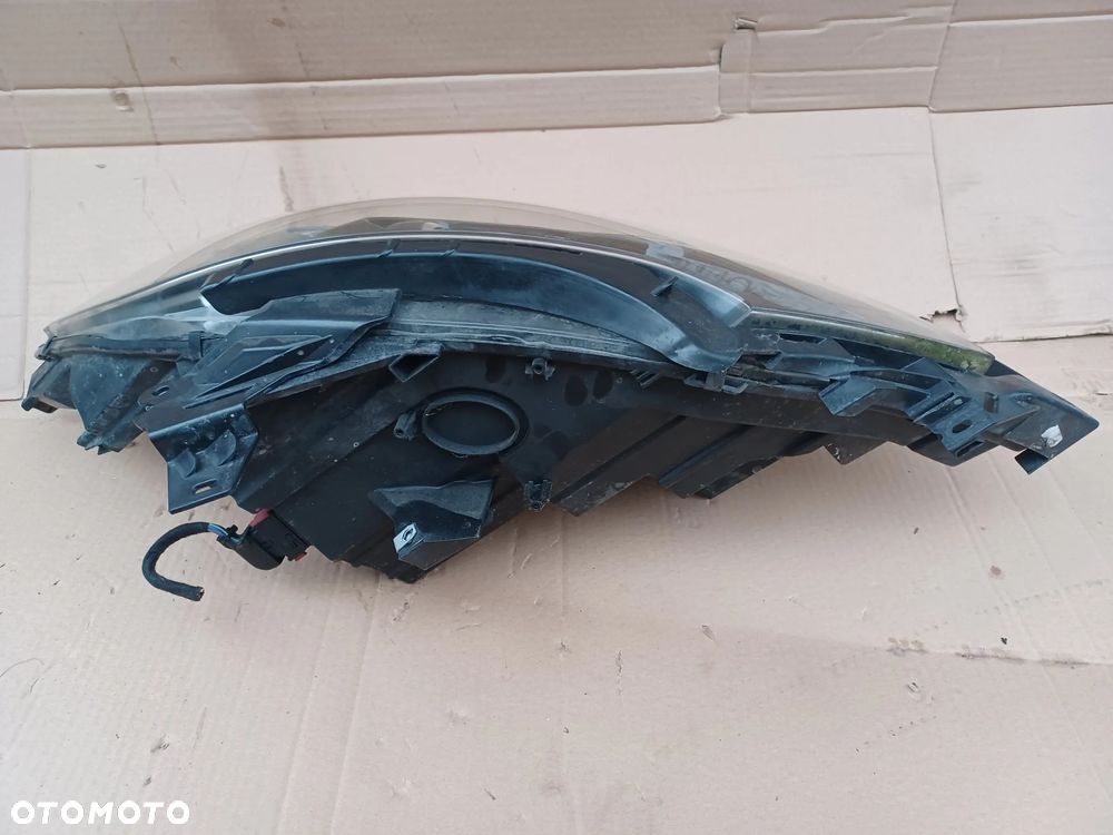 LAMPA PRZEDNIA PRAWA ZAFIRA C EUROPA - 6