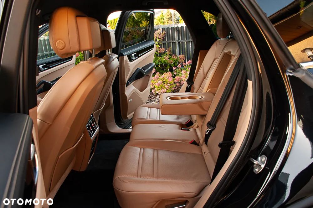 Porsche Cayenne - 9