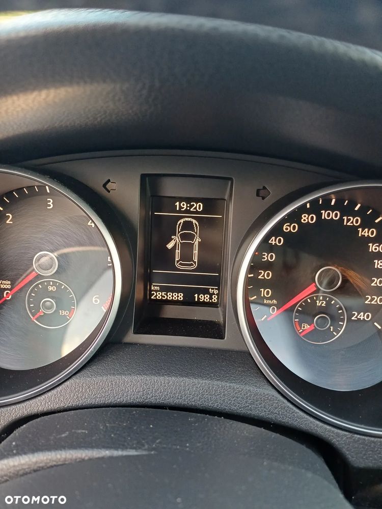 Volkswagen Golf 2.0 TDI DPF Comfortline - 12