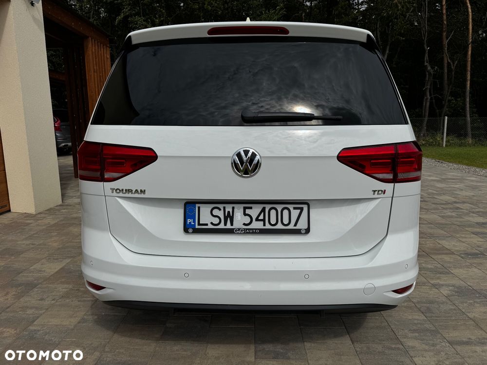 Volkswagen Touran - 8