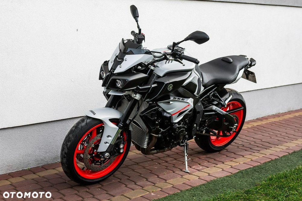 Yamaha MT - 6