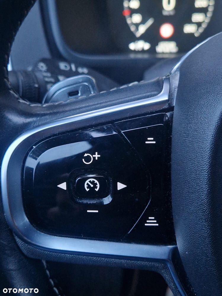 Volvo XC 90 D5 AWD R-Design 7os - 5
