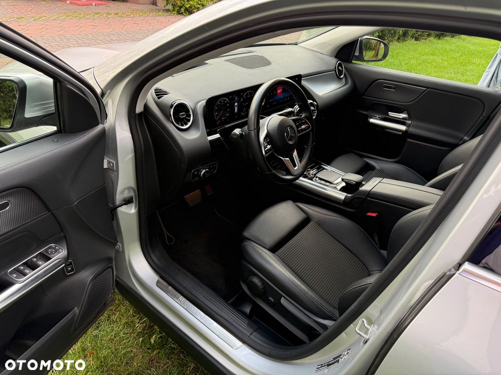 Mercedes-Benz GLA 220 d 4-Matic 8G-DCT - 16