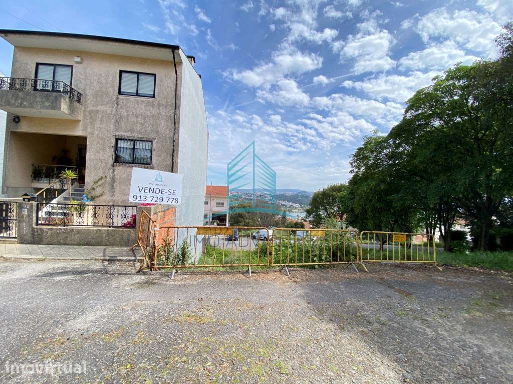Terreno para construção com 198m2 com 3 frentes com vistas sobre o ... - Grande imagem: 5/9
