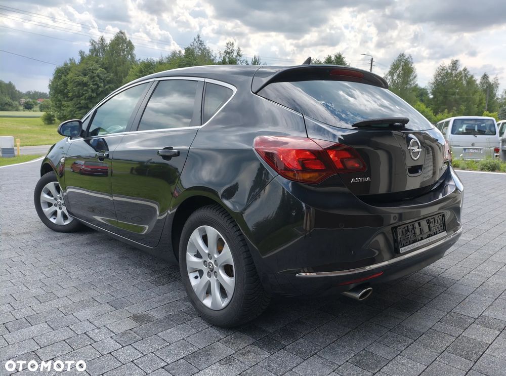 Opel Astra 1.4 Turbo Exklusiv - 4