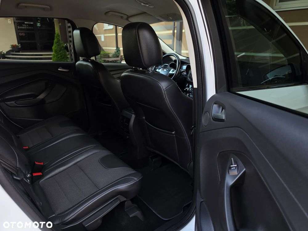 Ford Kuga 2.0 TDCi 2x4 ST-Line - 39