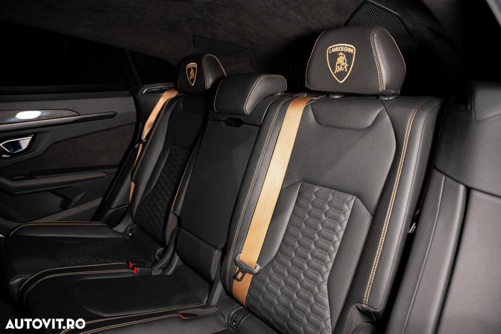 Lamborghini URUS - 37