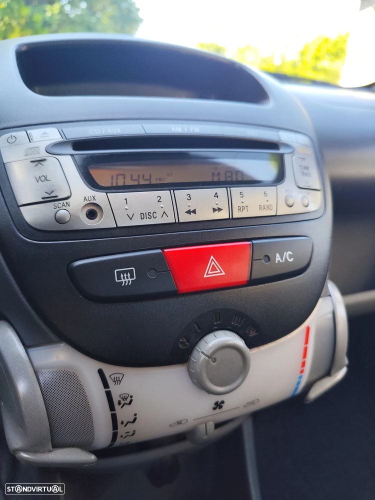 Peugeot 107 1.0 Urban - 6