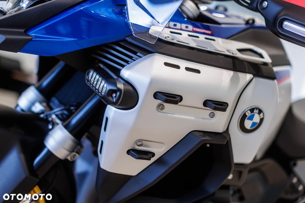 BMW R - 8