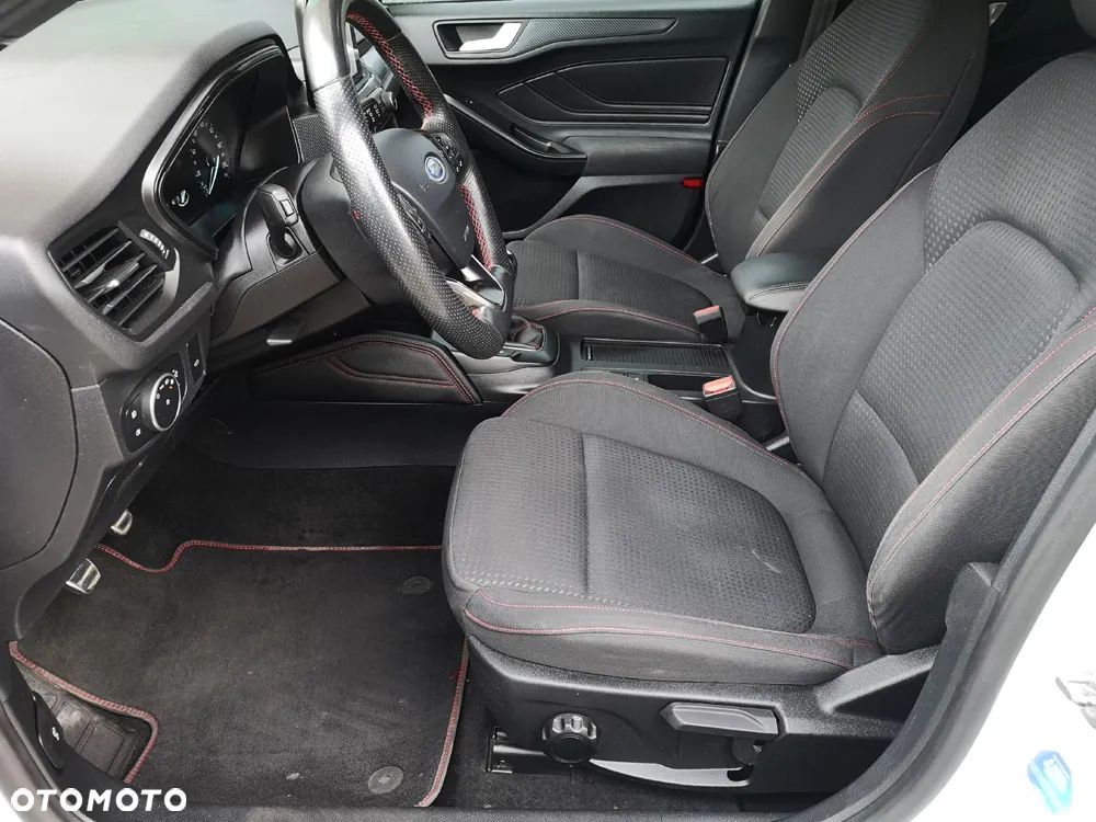 Ford Focus 1.0 EcoBoost ST-Line - 29