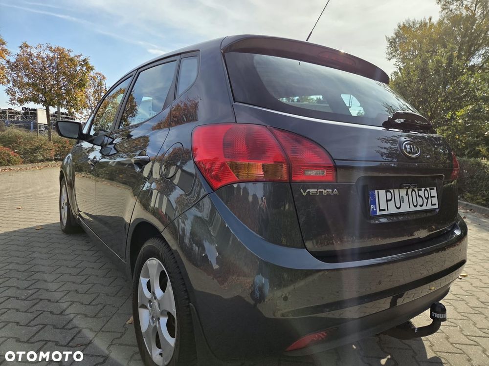 Kia Venga 1.6 L - 10