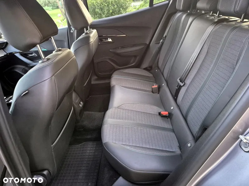 Peugeot 2008 1.5 BlueHDi Allure Pack S&S EAT8 - 14