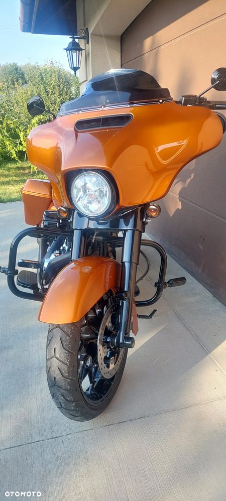 Harley-Davidson Touring Street Glide - 4